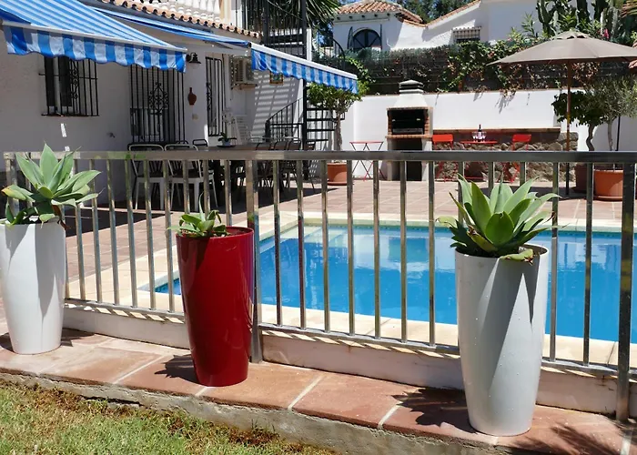 El Descanso - By Costadelsolholiday Family By Marina Heated Private Pool! 贝纳尔马德纳